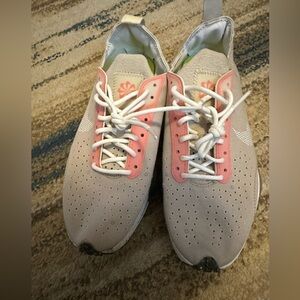 Nike women sneakers size 8 barely worn